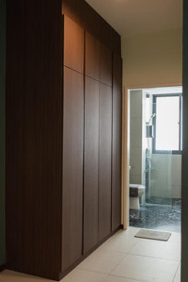 Deluxe Seaview Suite Twin Bed By The Only Bnb Tanjung Tokong 외부 사진
